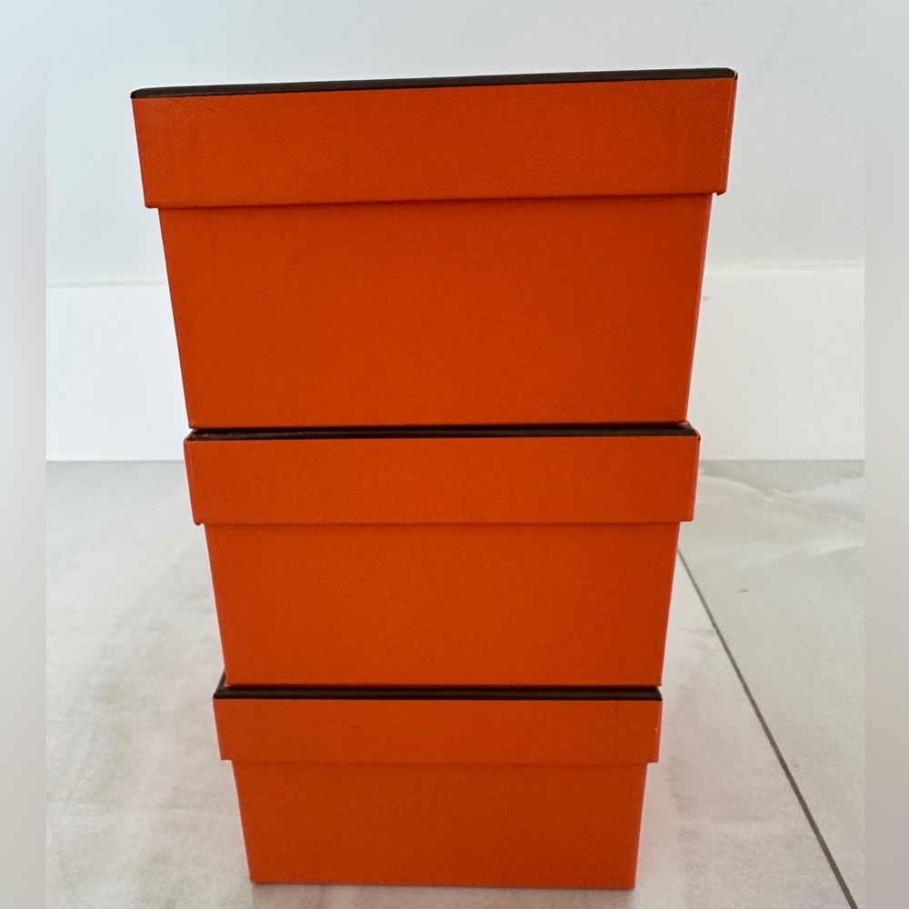 3 Hermès Gift Boxes with Logo Ribbons - Picture 8 of 11